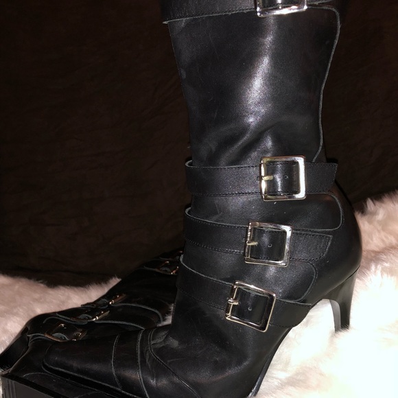 Like new worn once - Picture 2 of 3